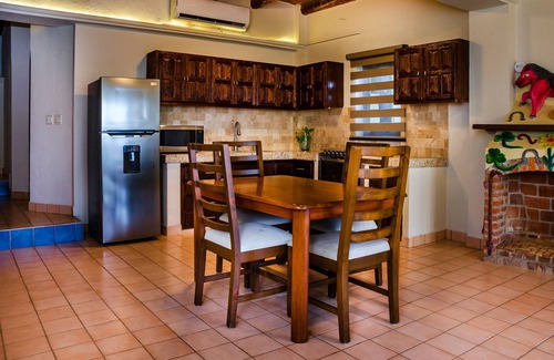 Pedregal Apartment | Castillo Blarney Inn