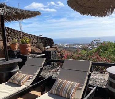 Tias Apartment | Castillo Lanzarote Villa Bentley - Luxury Villa -sleep in a volcanic cave