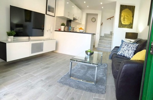 Caleta de Fuste Ski Chalet | Castillo Mar luxury Sea View Duplex 300mb WIFI, fully Vv registered.