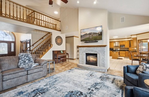 Ashwaubenon House | Castle at Castlebar- Bar/Game room- Draft Rental