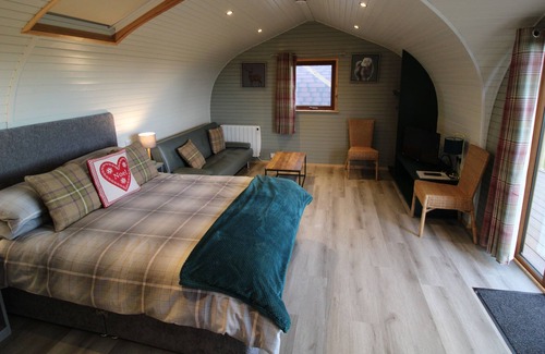 Hayton Cabin | Castle Brae Pod with hot tub, Hayton, Near Hadrian's Wall and Talkin Tarn