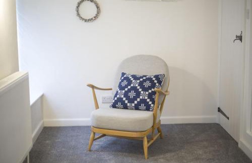 Cardigan House | Castle Cottage