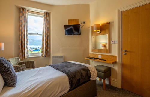 Beaumaris House | Castle Court