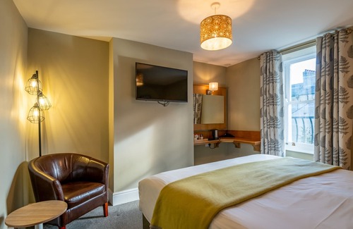 Beaumaris House | Castle Court