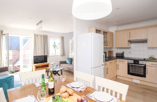 Weymouth Cottage | Castle Cove View