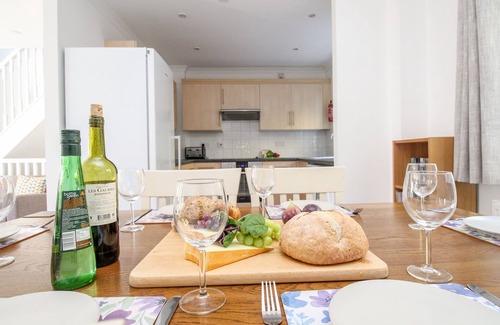 Weymouth Cottage | Castle Cove View