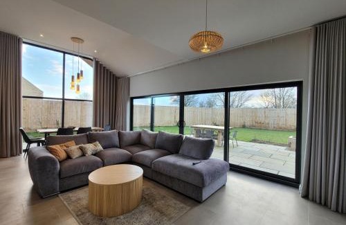 Dunholme House | Castle Hill Barn, Ashlin Farm Barns