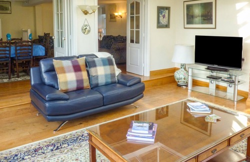 Cullompton House | CASTLE HILL FARM, family friendly, with a garden in Hemyock