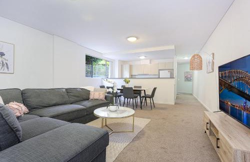 Castle Hill Apartment | Castle HIll Sweet Modern 3BR Apt with 2 Parking