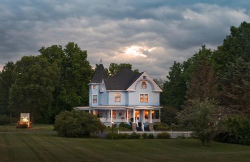 Allegan Bed & Breakfast | Castle in the Country Bed & Breakfast Inn