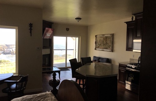 Shelter Cove Apartment | Castle Inn of the Lost Coast Knight Suite #2