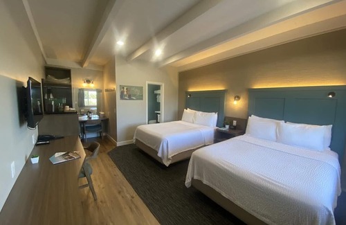 San Simeon Hotel | Castle Inn