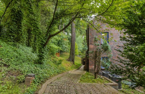 Southwest Hills House | Castle like home in SW PDX, close to downtown!