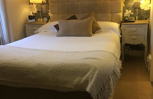 Wilton Bed & Breakfast | Castle Lodge Hotel