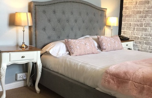 Wilton Bed & Breakfast | Castle Lodge Hotel