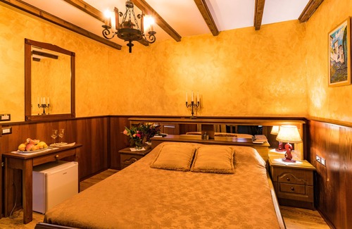 Berat Hotel | Castle Park
