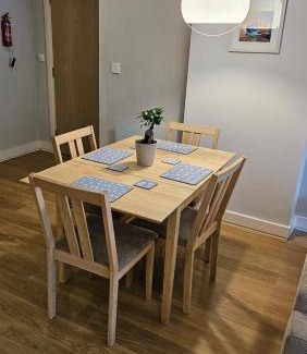 Pembroke Apartment | Castle Pond House