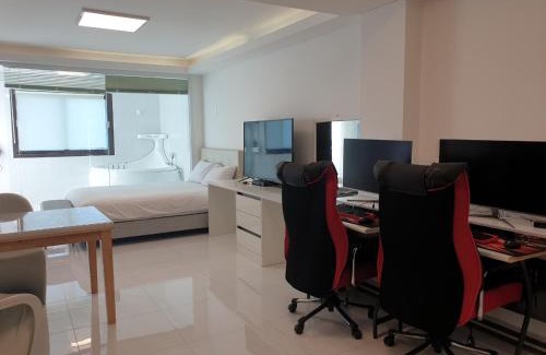 Jocheon Resort | Castle Pool Resort