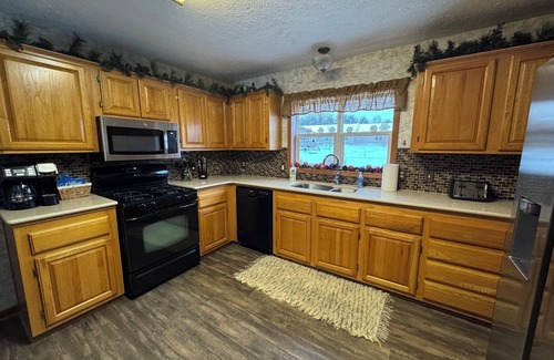 Charlevoix House | Castle Reserved Home Retreat!