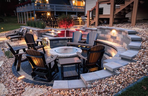 Mauston House | Castle Rock 3BR | Tub + Lake Views