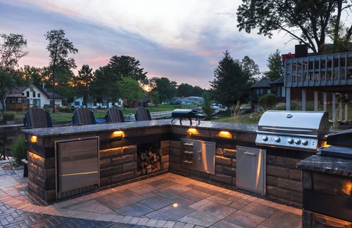 Mauston House | Castle Rock 3BR | Tub + Lake Views