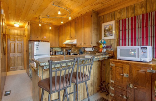Boulder Bay Cabin | Castle Rock Cabin #2