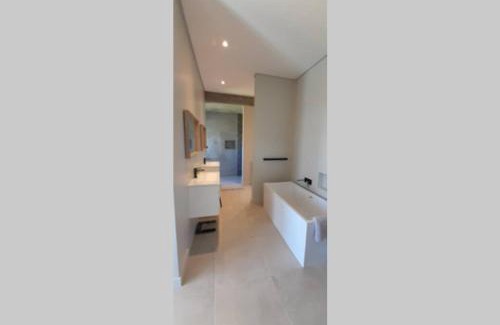 Brackenridge Private Residential Estate Villa | Castle Rock - Villa in a Private Nature Estate
