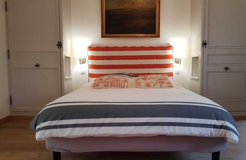 Neuille House | Castle room for 2 people