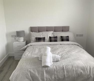 Meigh Ski Chalet | Castle View Chalet by Clonlum Cottages
