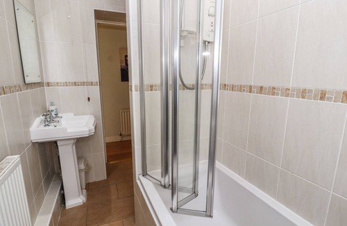 Llanychan Cottage | CASTLE VIEW COTTAGE, family friendly, with open fire in Denbigh