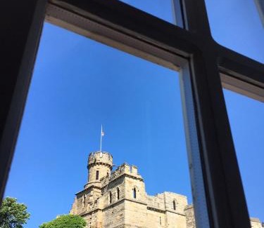 Lincoln House | Castle View Cottage