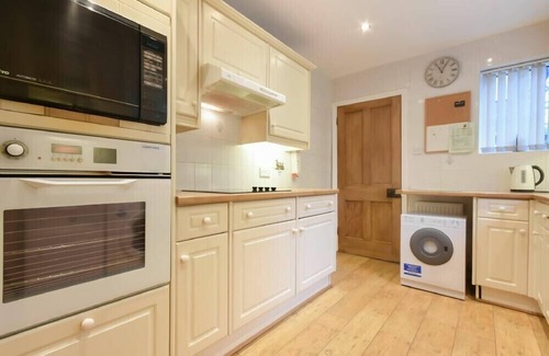 Warkworth Cottage | CASTLE VIEW (WARKWORTH), pet friendly, with a garden in Warkworth