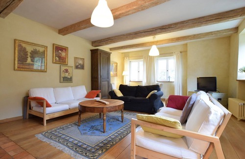 Harre Cottage | Castle wing situated in the heart of a quiet