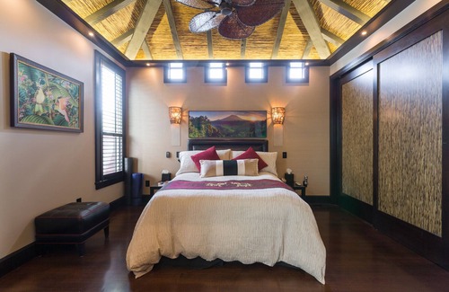 Eureka Valley House | Castro Bali Retreat with Hot Tub in Lush Garden/Zen & High-Tech