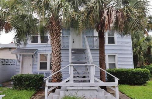 Jacksonville Beach Apartment | Casual Beach Getaway - Pool - Short Walk to Beach