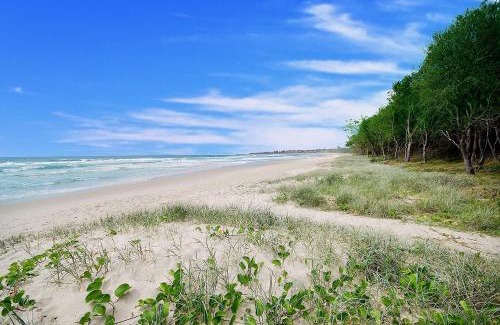 Casuarina House | Casuarina Beachfront House - Hostie Properties