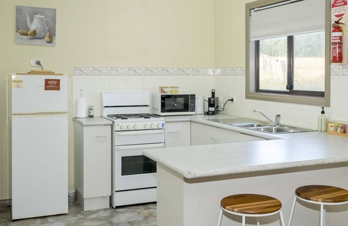 Pokolbin Cabin | Casuarina Cabin 8 - 2 bedroom with 2 x queen beds