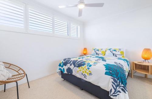 Soldiers Point Apartment | Casuarina's 6, 33 Soldiers Point Rd - stunning waterfront unit