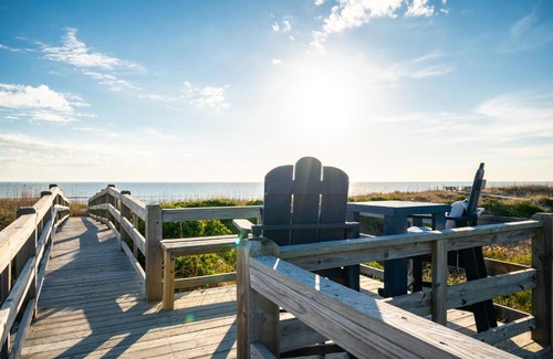 Caswell Beach House | Caswell Cabana by Oak Island Accommodations