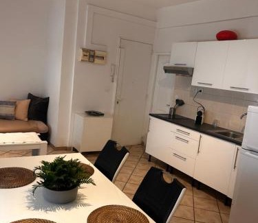 Le Pharo Apartment | Catalan