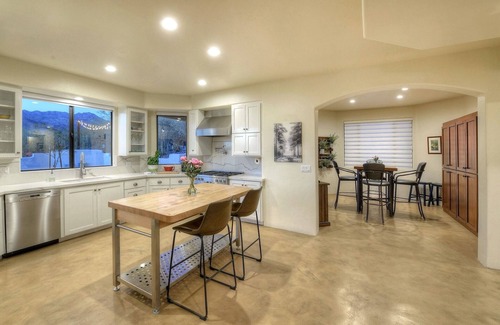 Tucson House | Catalina Breeze – Luxury Living with Heated Pool/Spa and Stunning Mountain Views