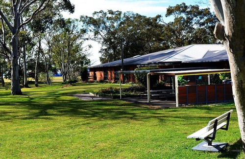 Rathmines Resort | CATALINA LAKEFRONT RETREAT Large group accommodation 2wings Pelican & Kookaburra
