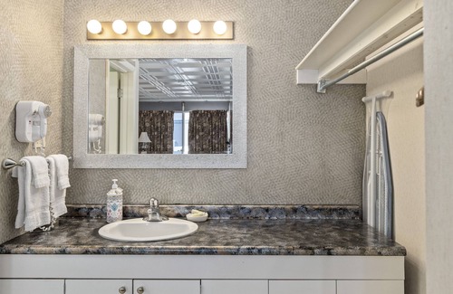 Algoma District Hotel | Catalina Motel