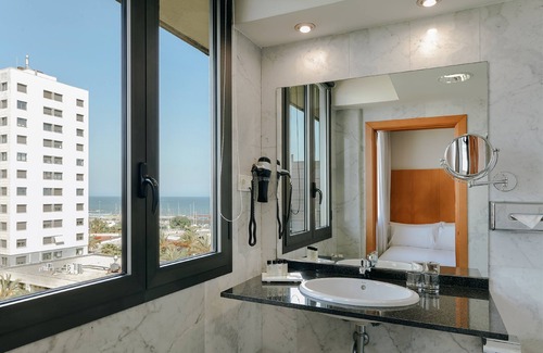 Diagonal Mar i el Front Maritim del Poblenou Hotel | Catalonia Barcelona Beach