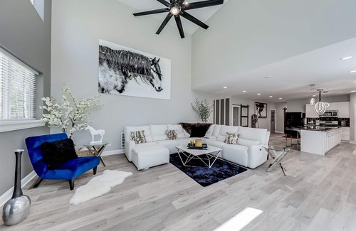 Helen House | Catalytic– Kentucky Derby Themed Mountain Getaway