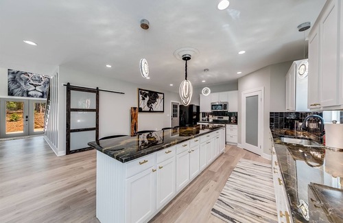 Helen House | Catalytic– Kentucky Derby Themed Mountain Getaway