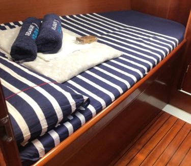 Ibiza City Centre Boat Rental | Catamarán y Velero I Centro de Ibiza
