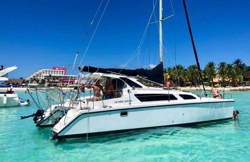 Centro - Supmza 001 Boat Rental | Catamaran Day Charter