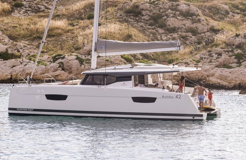 Porquerolles Boat Rental | Catamaran Luxueux et Moderne 14m - Eden