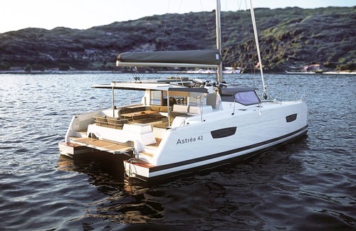 Porquerolles Boat Rental | Catamaran Luxueux et Moderne 14m - Eden
